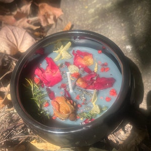 Cauldron Candle, Witches Brew Crystal Candle, Halloween Decor Candle, Altar Candle, Autumn Samhain Seasonal Candle, Handmade Gift