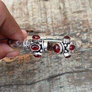 Handgemachter Granat Armreif: Edelstein Schmuck