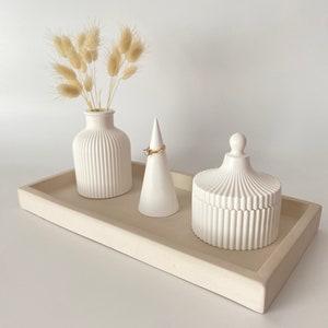 Minimalistische antieke beige kleur betonnen dienblad, rechthoekige organizer, minimalistische badbak, grote betonnen bak met opvangbak, housewarmingcadeaus