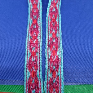 Handgewebte Brettchenborte, blau-lila-rot, 2,3 cm breite, von Blumen inspiriert, polyester borte