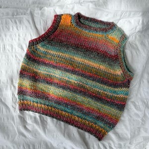 Knit sweater vest pattern, beginner friendly knit vest pattern I Kenikse Crochet