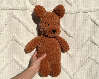 Gehäkeltes Teddybär-Spielzeug – handgemachtes klobiges Amigurumi-Stofftier in Mehrfarbig