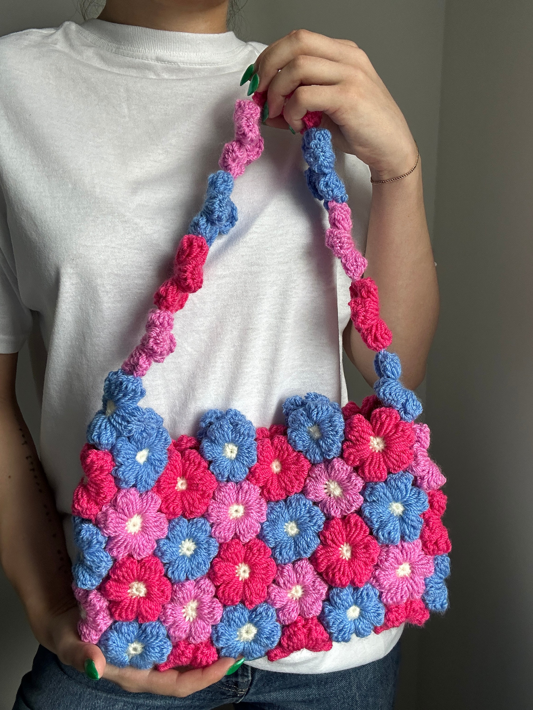 かぎ針編みのパフフラワーハンドバッグパターン I かぎ針編みの