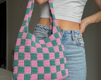 ハンドバッグ CROCHET LOGO HANDBAG CROCHET MD KENSINGTON Crochet Shoulder Bag by KURT GEIGER LONDON