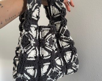 Crochet Labyrinth Granny Square Tote Bag Pattern, Beginner Friendly (PDF pattern)