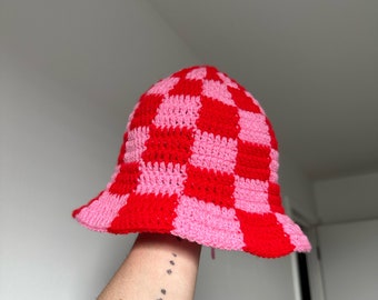 Perfect Checkered Crochet Bucket Hat Pattern I Easy and Beginner Friendly Crochet Pattern I Kenikse Crochet