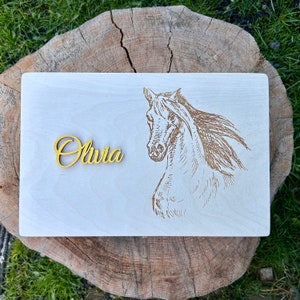 Wooden box with a horse motif. Schleich, collecta, papo, breyer