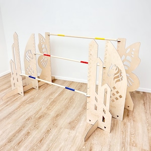 Conjunto de obstáculos para cavalos de corrida: salto clássico para cavalos, 3 barras coloridas