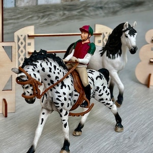 Brüstungsstall Set, 18 Boxen Pferdestall, Spielzeugscheune aus Holz, Pferdestall Holz Zubehör Beleuchtung für Collecta, Papo, Schleich Bild 8