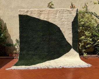 Green and White Beni Ourain Rug – Handwoven Moroccan Wool Carpet