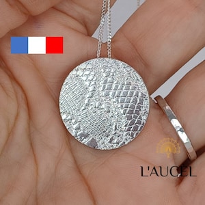 Sterling Silver Necklace with Lace Motif Pastille. Plume Collection