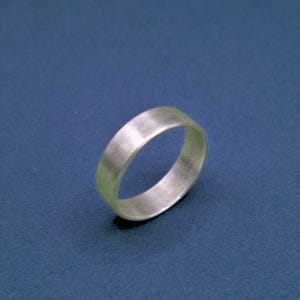 Custom-made solid silver ring Brossé
