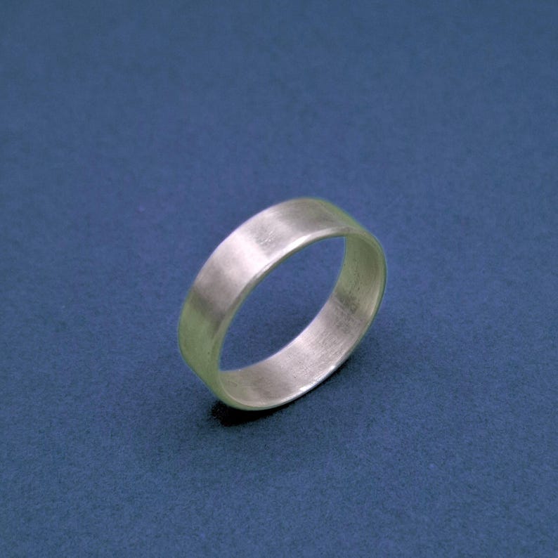 Custom-made solid silver ring Brossé
