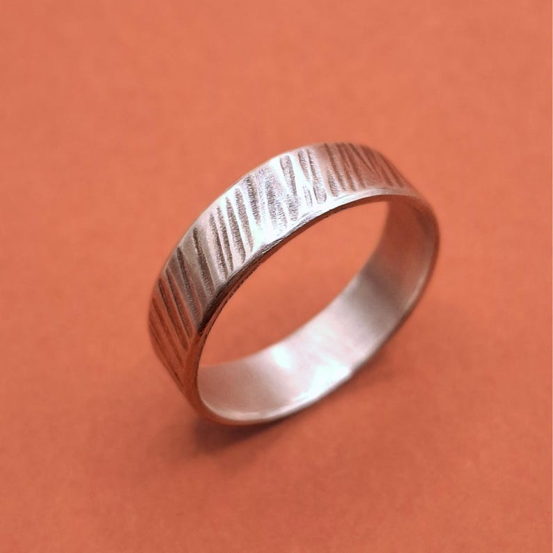 Custom-made solid silver ring Zébré