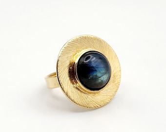 Patricia adjustable ring in gold plating set with a labradorite.