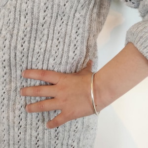 Children&#39;s Bangle Bracelet in 925/1000 Solid Silver