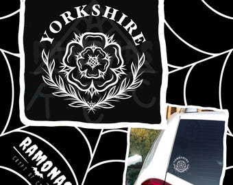 Calcomanía de vinilo de la Rosa de Yorkshire / Múltiples opciones de citas / Calcomanía de la Rosa Blanca de York / Calcomanía para computadora portátil o automóvil / Calcomanía del Orgullo de Yorkshire