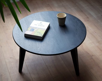 Table basse en bois de chêne noir ronde 70 cm fait main