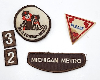 Vintage Girl Scouts Patch Lot winzige 90er Jahre Be A Friend Maker Uniform