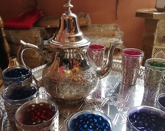 Théière artisanale marocaine, théière faite à la main,  Théière marocaine d’argent