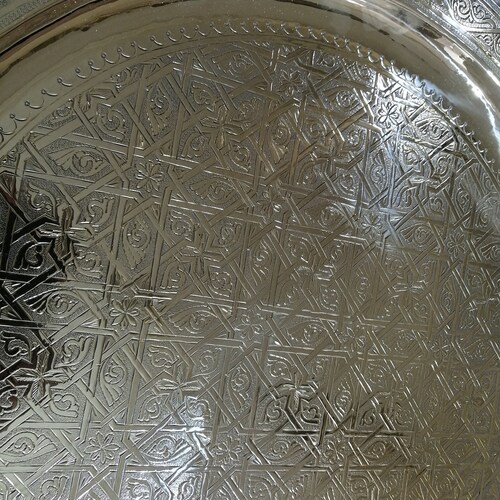 Plateau marocain,Table à thé shops marocaine, Moroccan coffee table, table basse gravé sculpté, plateau en laiton,