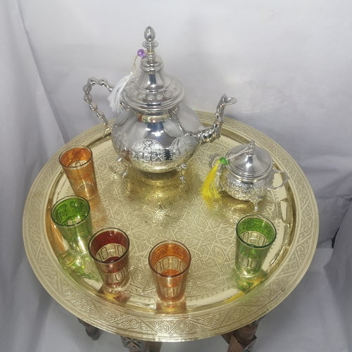 Plateau marocain,Table à thé shops marocaine, Moroccan coffee table, table basse gravé sculpté, plateau en laiton,