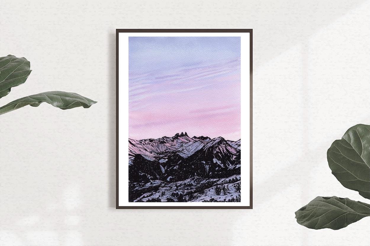 ピンクの空の山のプリント：冬の夕焼けの水彩画 - Etsy 日本