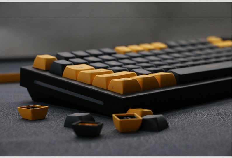 Black and Gold Keycaps CSA Profile PBT Plastic 149 Keycaps set image 1