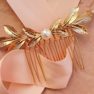 Golden wedding and evening wear hair comb