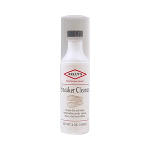 Peut inclure: Une bouteille blanche de nettoyant pour baskets Kelly's Professional Grade. La bouteille est étiquetée avec le nom de la marque et le nom du produit. La bouteille contient 118 ml de nettoyant.
