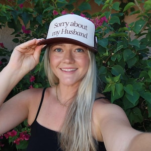 Przepraszam za mojego męża Trucker Hat