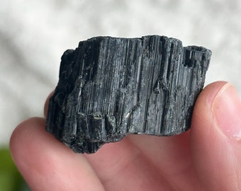 Black Tourmaline/Natural Black Tourmaline/Raw Black Tourmaline