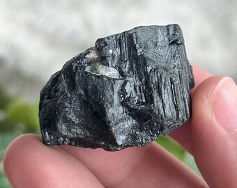 Black Tourmaline/Natural Black Tourmaline/Raw Black Tourmaline