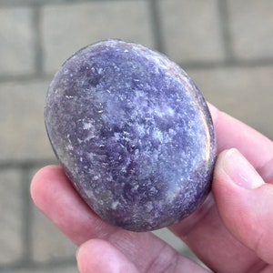 Lepidolite Palm Stone/Polished Lepidolite Palm Stone/Lepidolite and Quartz Palm Stone/Natural Lepidolite