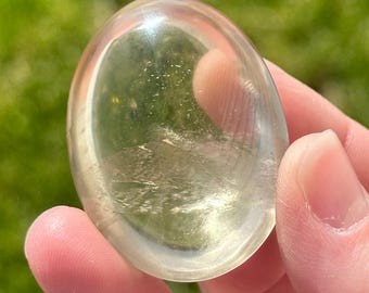 Quartz Palm Stone/Clear Quartz/Natural Quartz/Polished Quartz/Palm Stone/Quartz