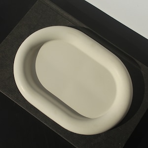 Handcrafted Concrete Bubble Tray: Modern Minimalist Home Decor