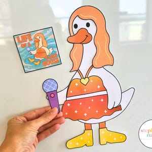 Classroom Goose, T Swift Inspired Goose for the Classroom, Life of a Class Goose, Editable Silly Goose, Bulletin Board Decor