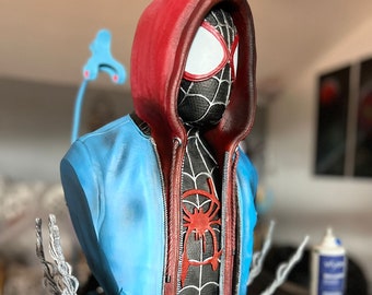 Estatua artesanal de Miles de Spider-Man – Universo Spider-Man