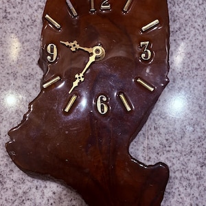 Wood Slab Clock, Vintage Lacquered Wood, Live Edge Wall Art, 70s Rustic Farmhouse Decor, MCM Accent, Unique Wooden Clock