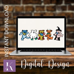 Peut inclure: Un ordinateur portable affiche un motif numérique de cinq ours dansants colorés. Les ours sont déguisés en fantôme, diable et sorcière. Les mots "TÉLÉCHARGEMENT INSTANTANÉ" et "Digital Design" sont également visibles.