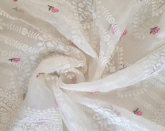 Organza Saree met bloemenborduursel: feestkleding designer Saree