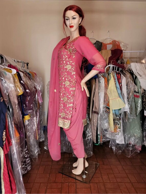 Buy Pakistani fancy dress images for the women in USA – Nameera by Farooq