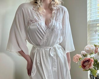Vintage White Sheer Robe – Lace Trim Kimono Robe with Rosebud Detail, 80s 90s Bridal Lingerie, Romantic Dressing Gown, Bridal attire