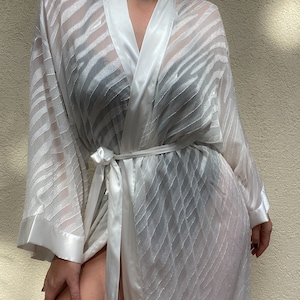 Natori Luxury Designer Sheer Robe, Bridal robe, White Silky Robe, Vintage Robe