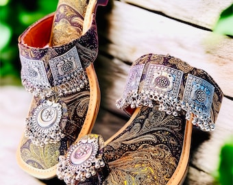 Slippers, Chappal, kolahpuri, Jutti, Khussa, Punjabi Jutti, Mojari, Indian shoes,, Slip on flat women’s shoes sandals