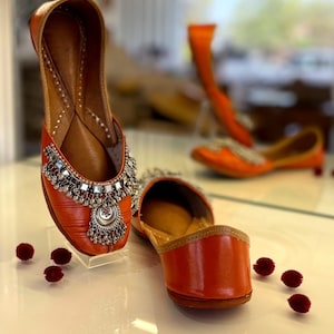 Juttis 4 color ghungroo mirror Jutti, Khussa, Punjabi Jutti, Mojari, Indian shoes, flat slip on women's shoes, loafers, bridal wedding shoes