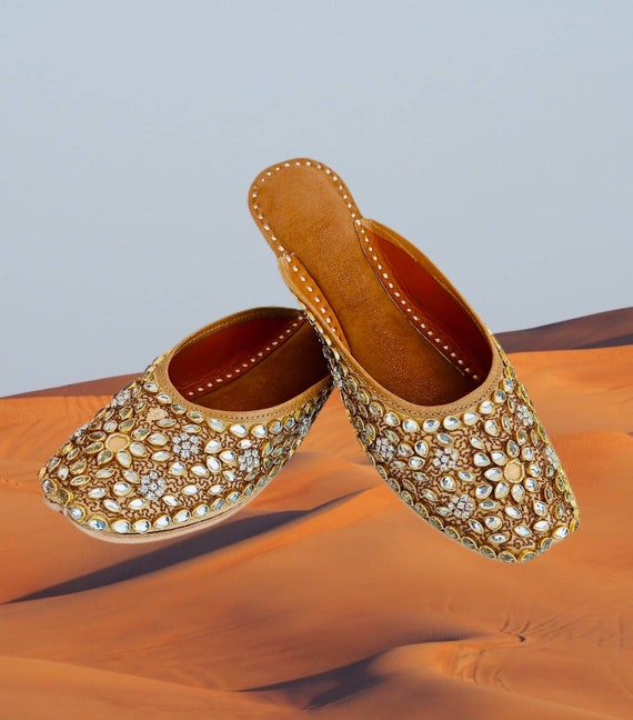 punjabi jutti indian shoes Leather jutti bridal shoes Mojari flip flop gold shoe 