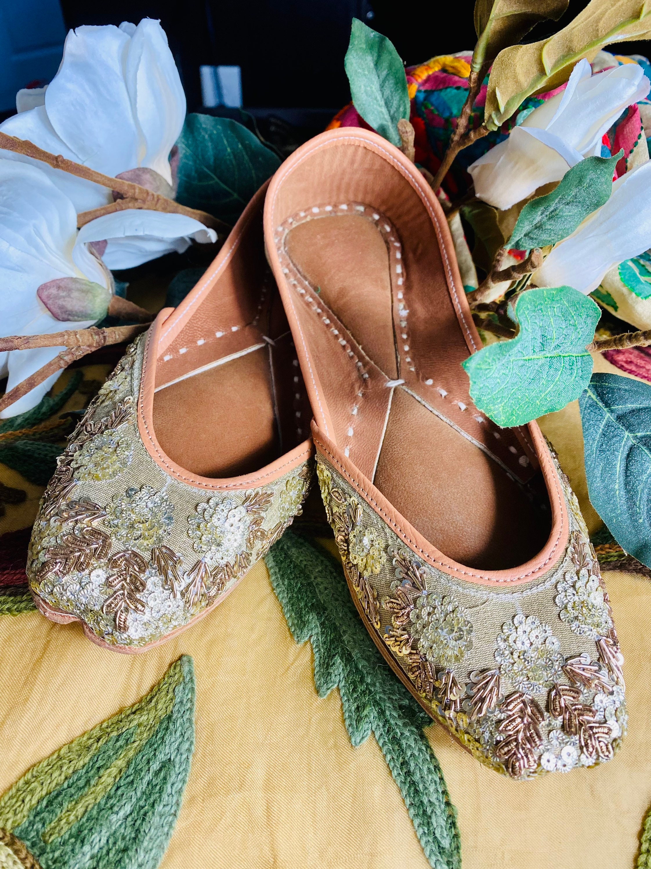 Women's jutti best sale flats