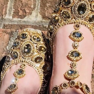 Khussa, Punjabi Jutti, Kundan, Rhinestone anklet Pakistani Khussa, Indian shoes, Bridal, wedding shoes, boho flat women's shoes. image 4