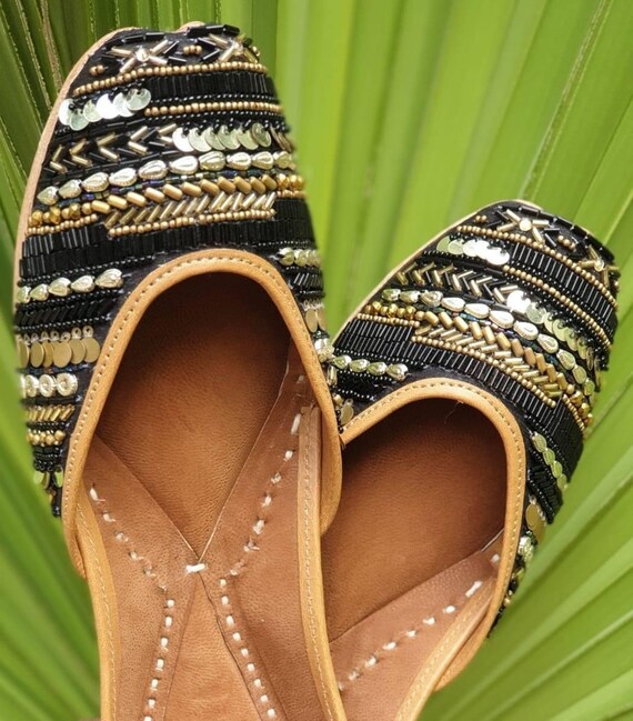 Mojari women's shoes online best sale